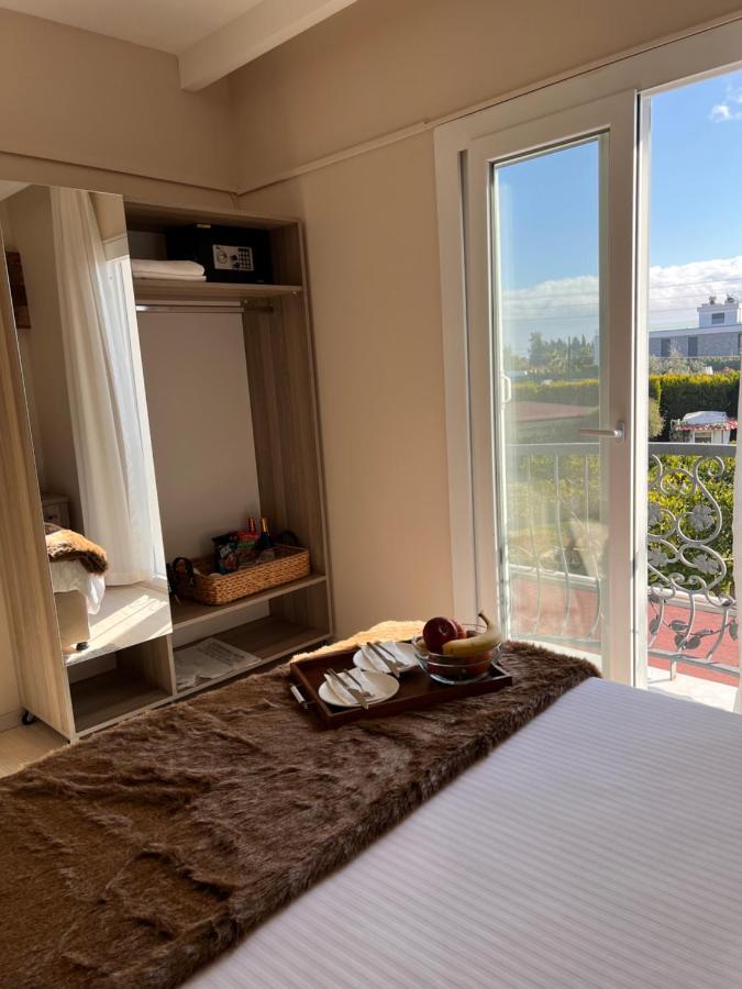 B. Equine Range Hotel Narlidere Bagian luar foto